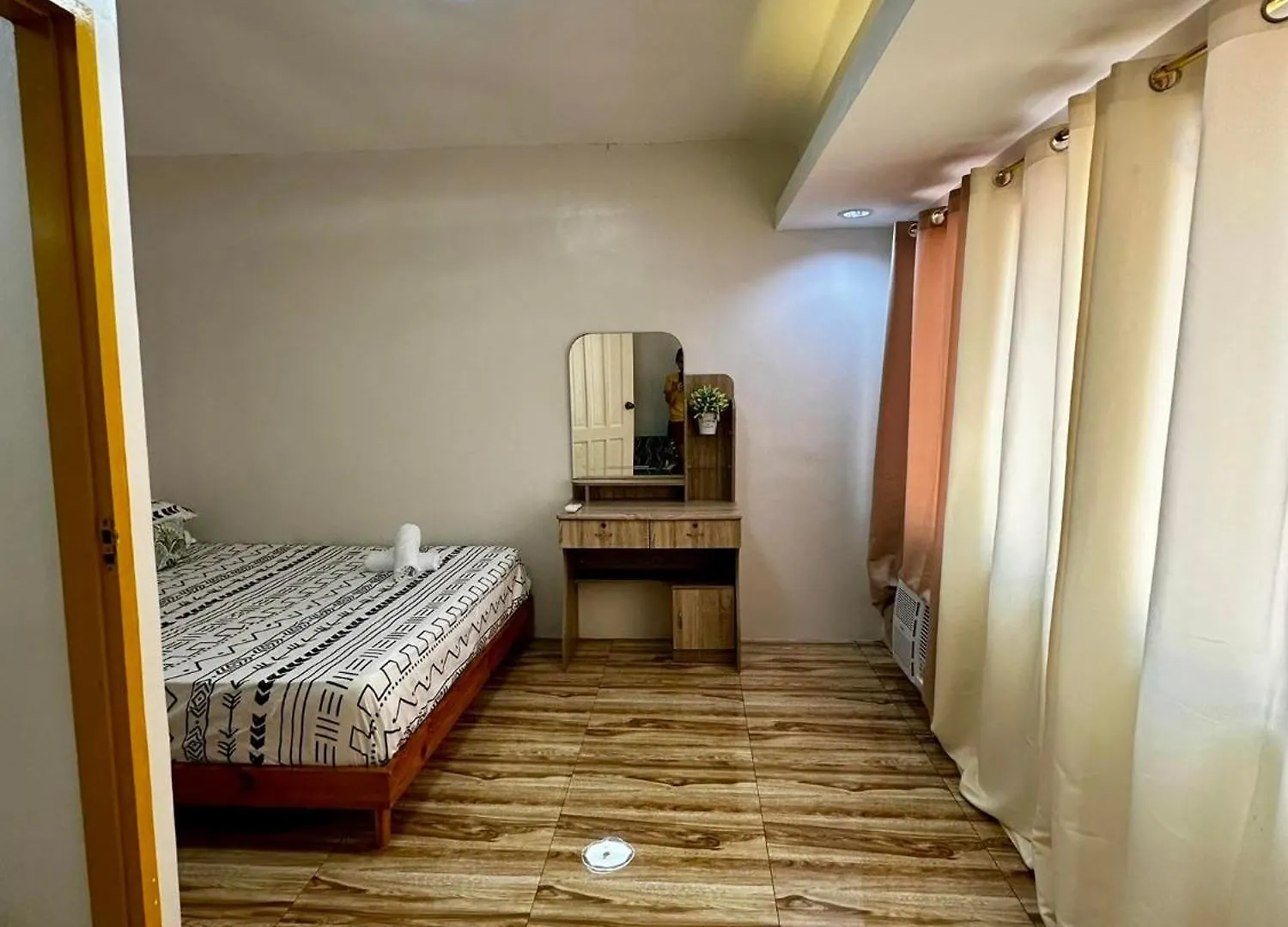 אנגלס La Maison - Homestay Near Clark Airport