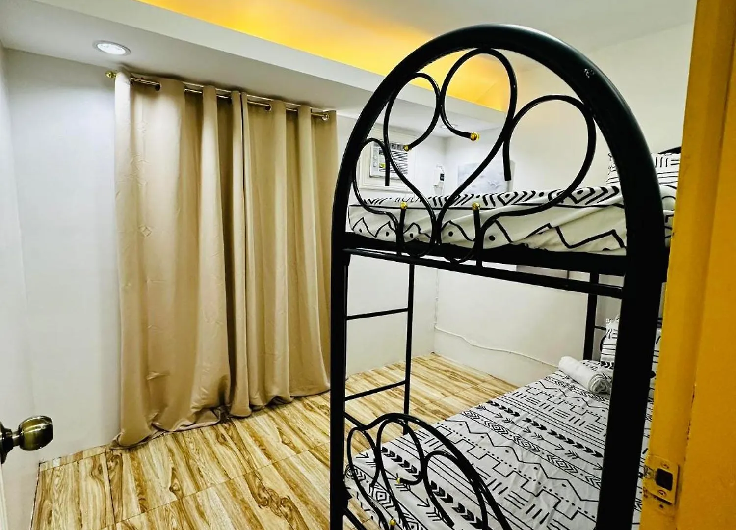 בית נופש אנגלס La Maison - Homestay Near Clark Airport